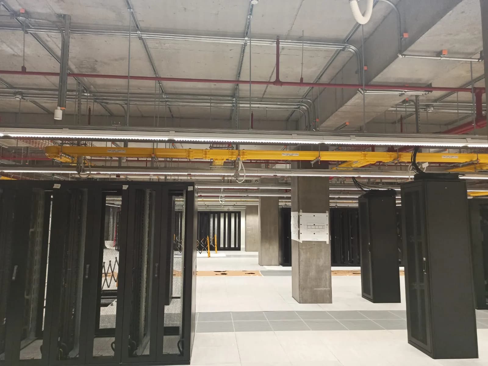 Equinix IL4 Veri Merkezi Elektromekanik Projesi