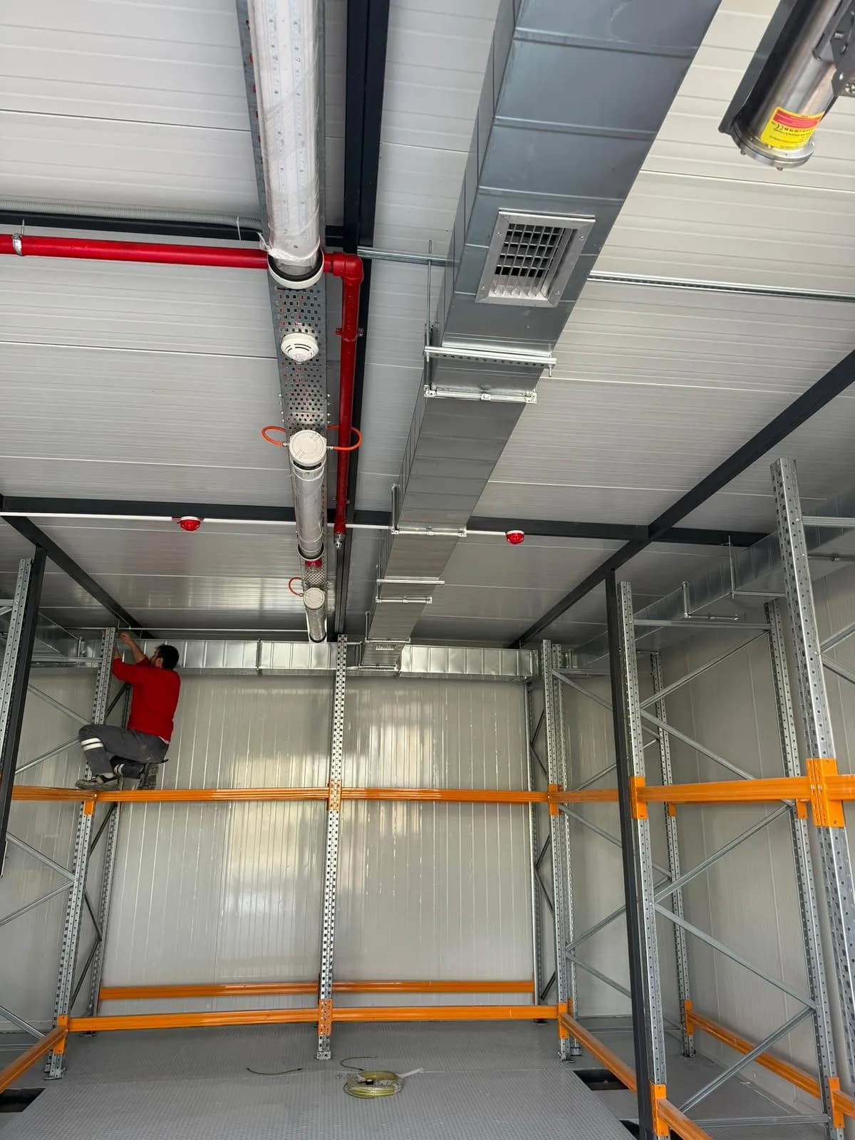 Eczacıbaşı Holding Yanıcı ve Patlayıcı Kimyasallar Deposu